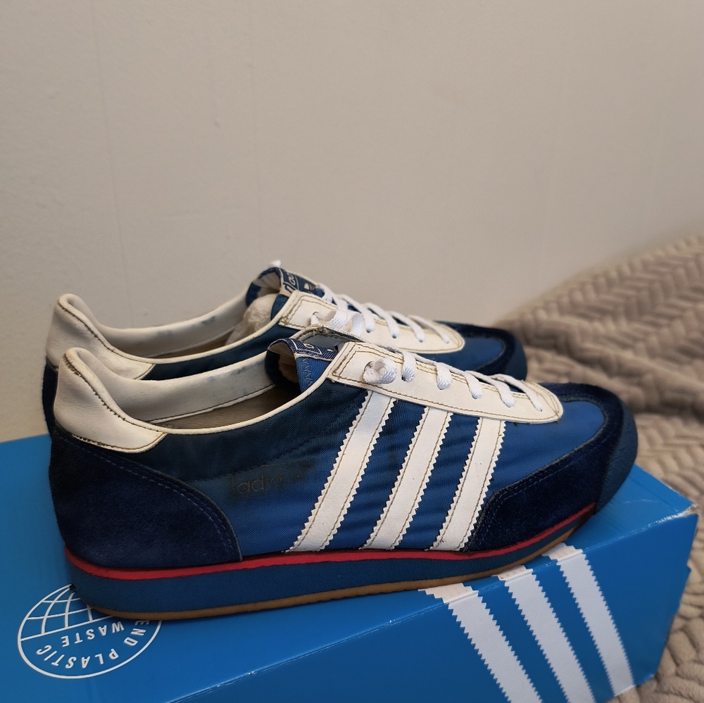Adidas shoes vintage size 7 Eur 39